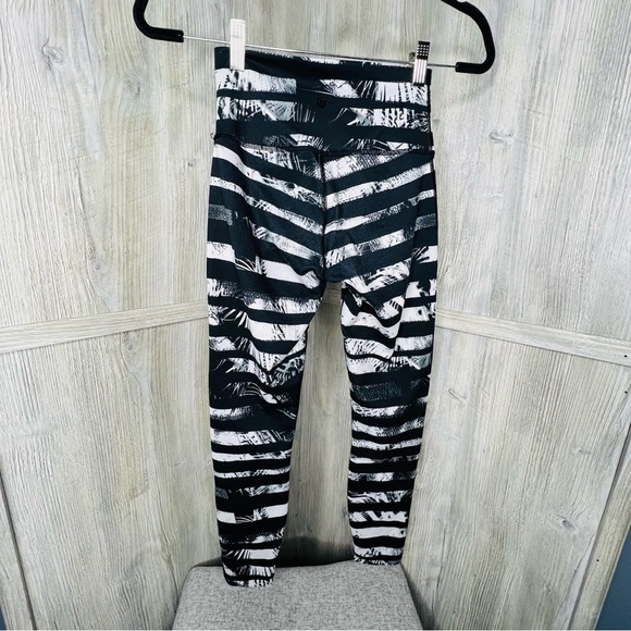 Lululemon High Times 7/8 Pant Shady Palms - Picture 2 of 4